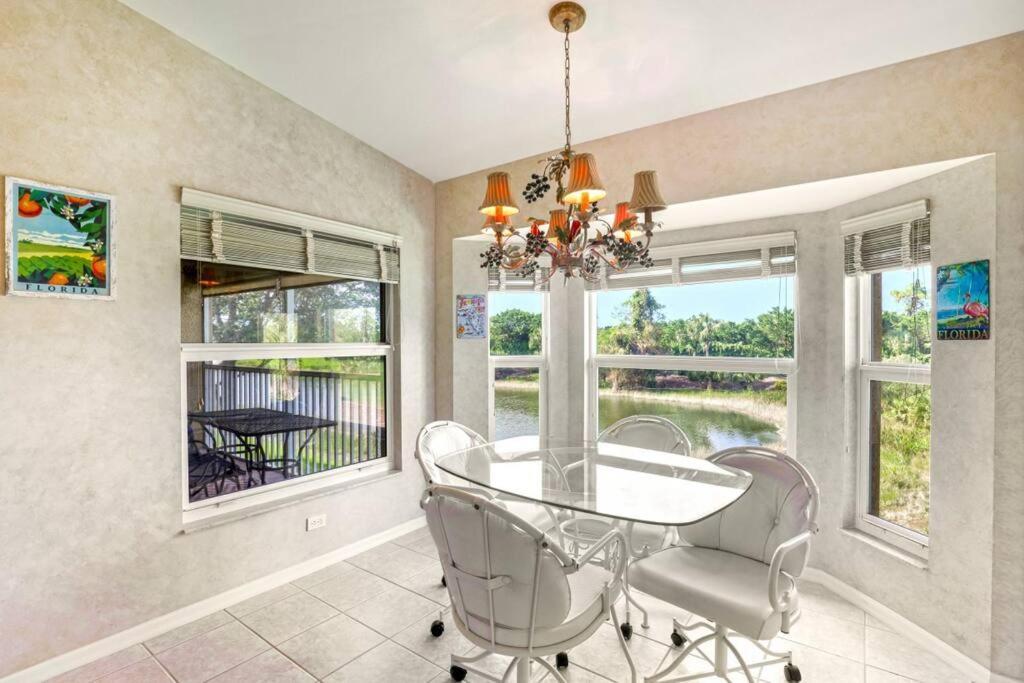 Private Golf Club Condo, Membership Available! Naples