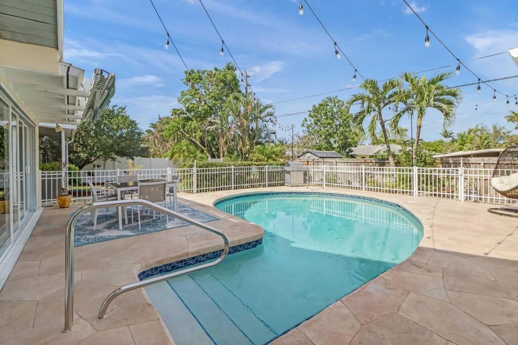 House W/ Heated Pool In 5 Min To Holiday home Naples