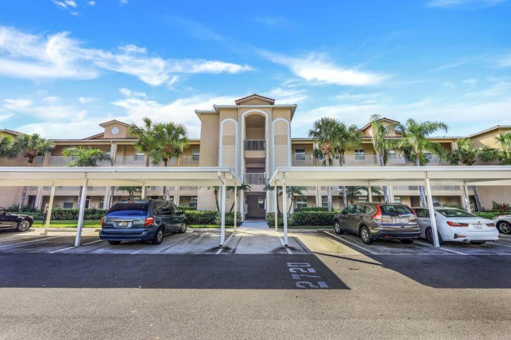 Beautiful 2 Bedroom W/ Golf Membership Included Apartment