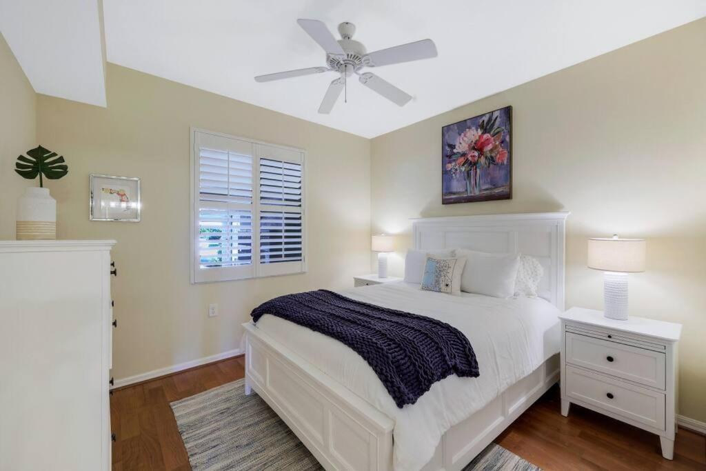 Beautiful 2 Bedroom W/ Golf Membership Included Apartment *