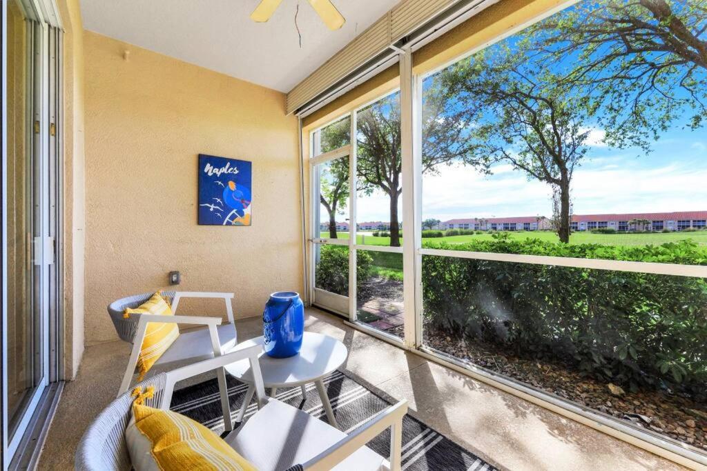Beautiful 2 Bedroom W/ Golf Membership Included Naples