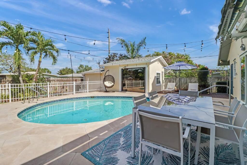House W/ Heated Pool In 5 Min To Holiday home Naples