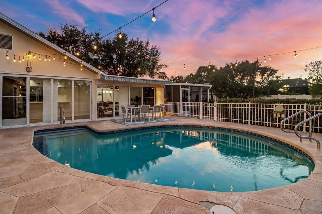 House W/ Heated Pool In 5 Min To Holiday home Naples