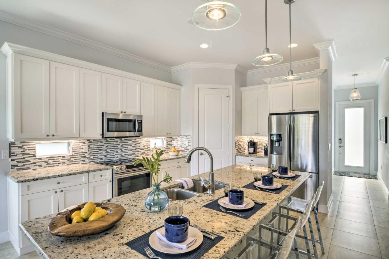 Vacation Near Vanderbilt Beach! Holiday home *