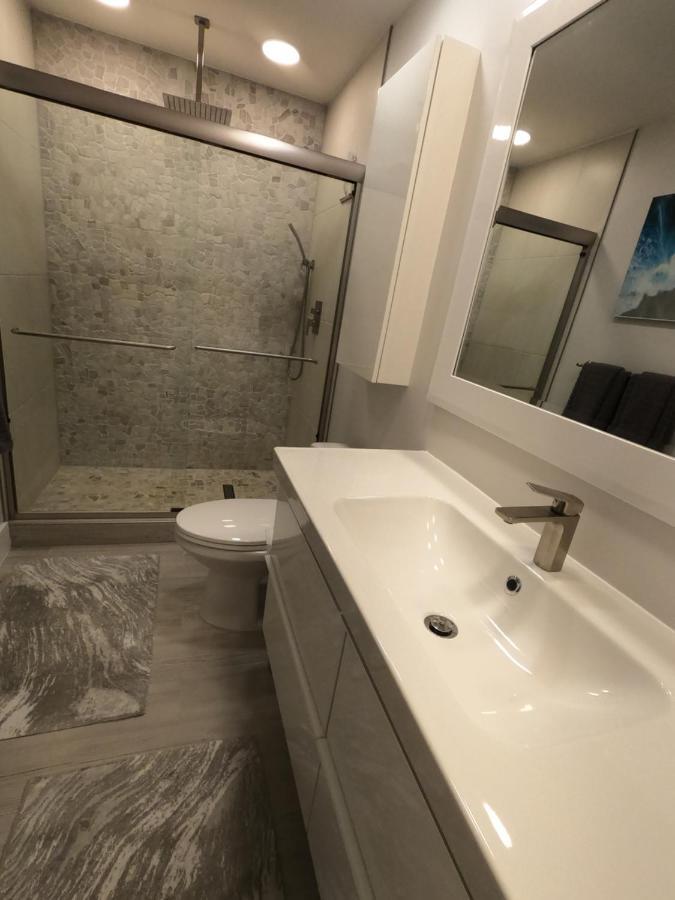 Dream At Wtc With Heated Pool Sauna 7 Bicycles And 3 Mls To *