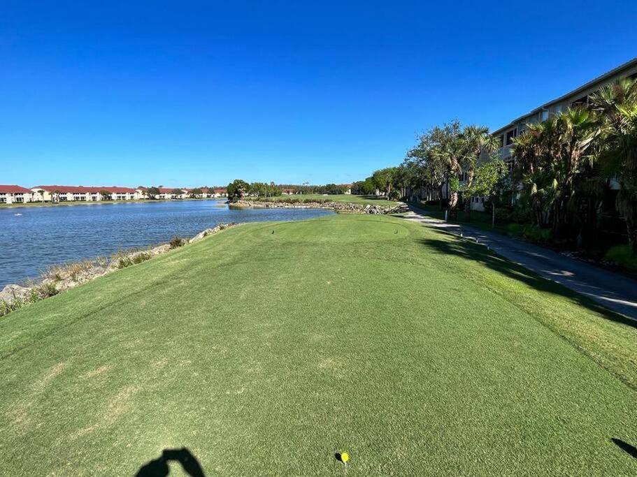 Apartment Beautiful 2 Bedroom W/ Golf Membership Included Naples