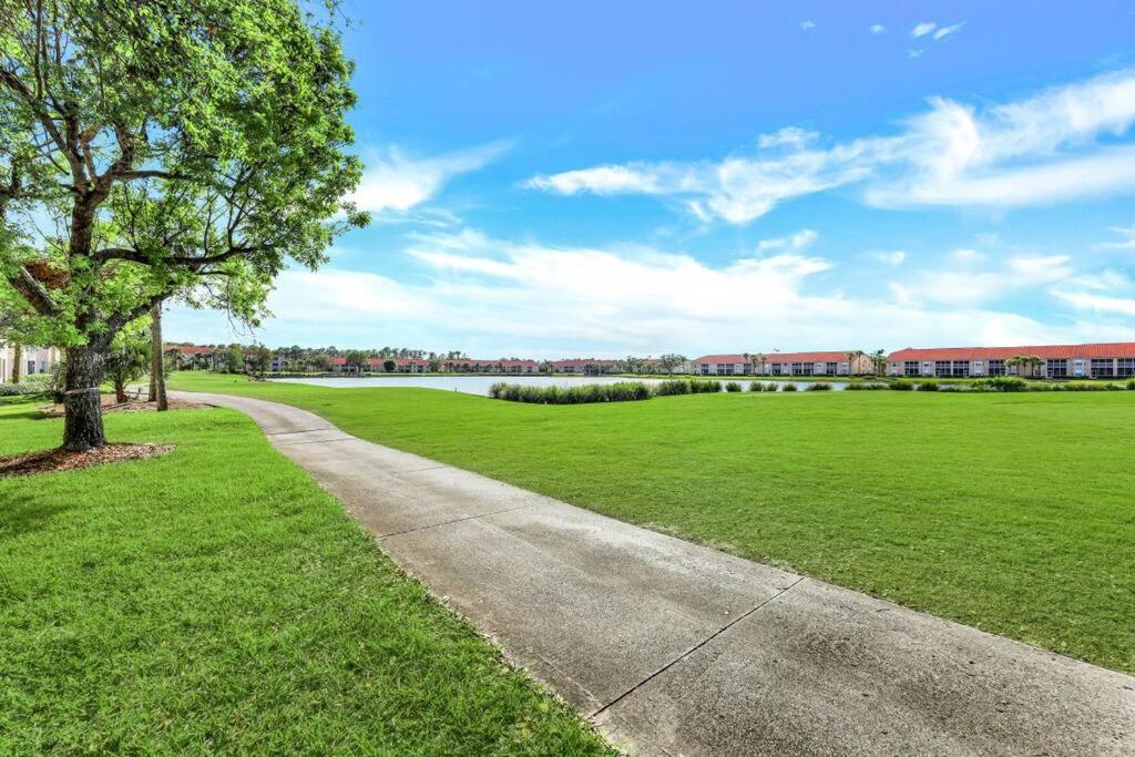 Beautiful 2 Bedroom W/ Golf Membership Included Apartment