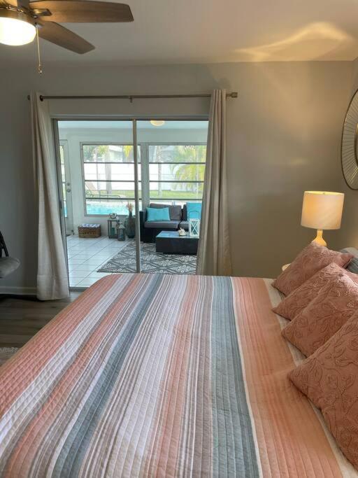 The Flip Flop - Updated Vacation Home! Naples