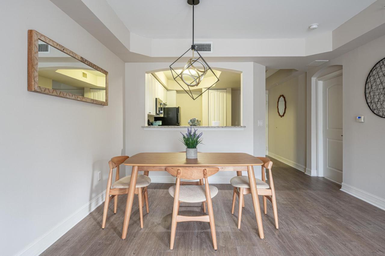 Updated Condo! Facing Heated Pool & Sunset! Naples