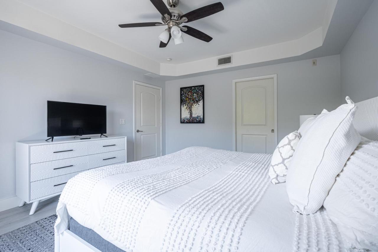 Modern 1br Condo-5 Min Bike Ride To The Beach Apartment *