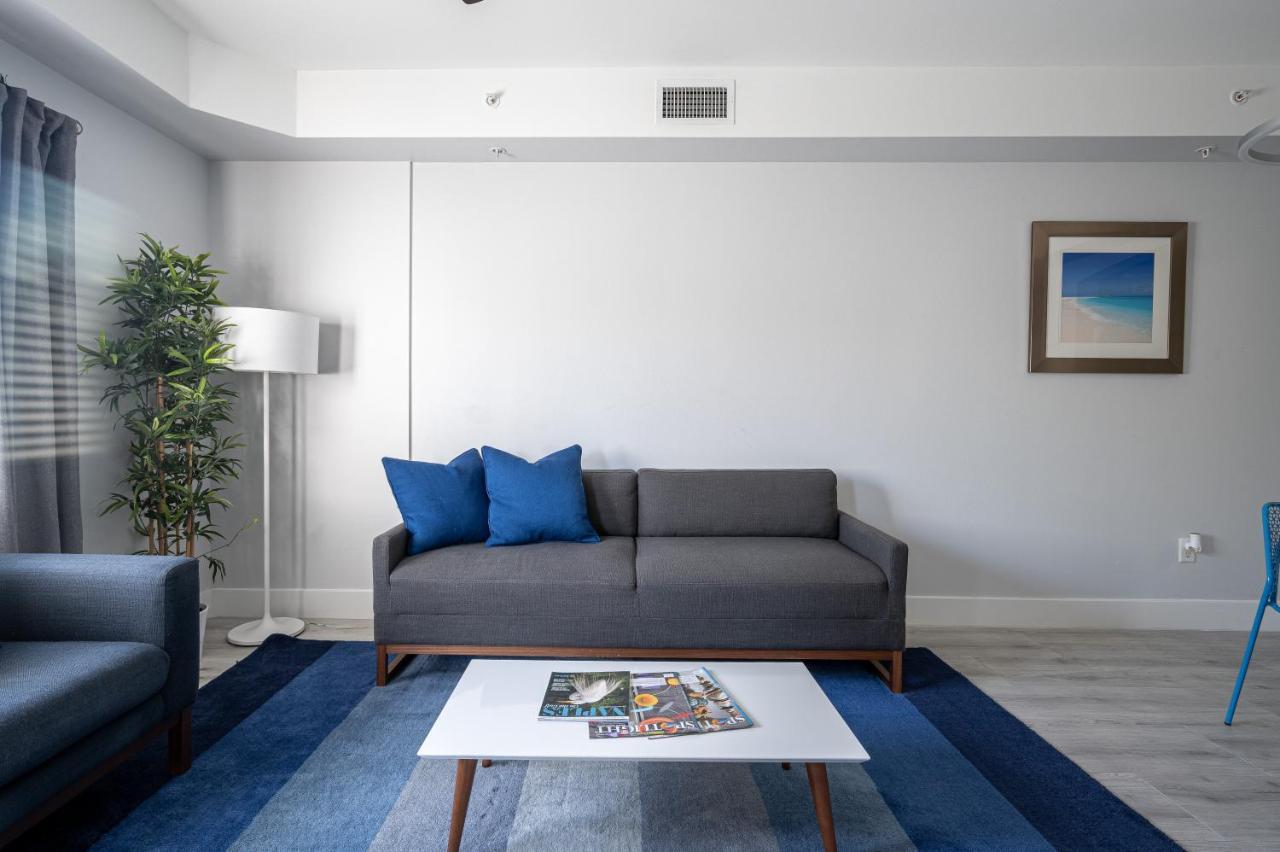 Apartment Modern 1br Condo-5 Min Bike Ride To The Beach *