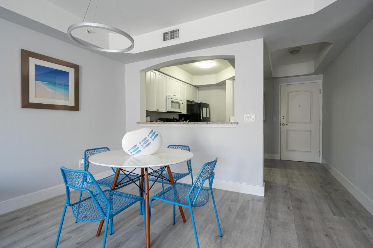 Apartment Modern 1br Condo-5 Min Bike Ride To The Beach