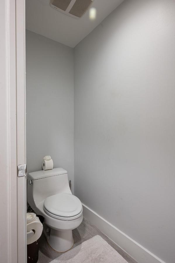 Modern 1br Condo-5 Min Bike Ride To The Beach