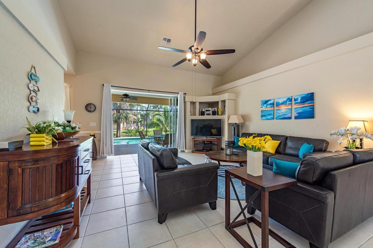Villa Palms And Pool In Beaches And National Parks Naples