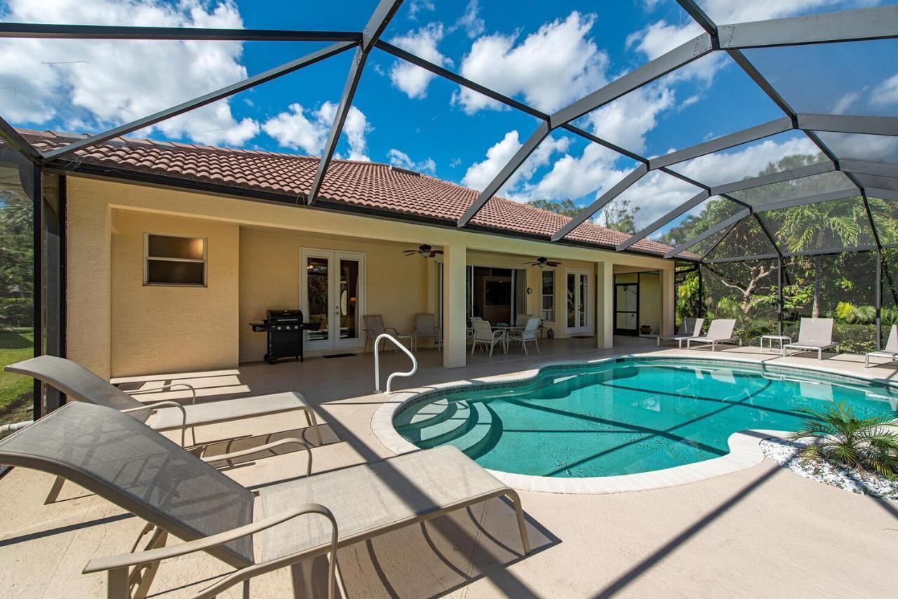 Villa Palms And Pool In Beaches And National Parks *