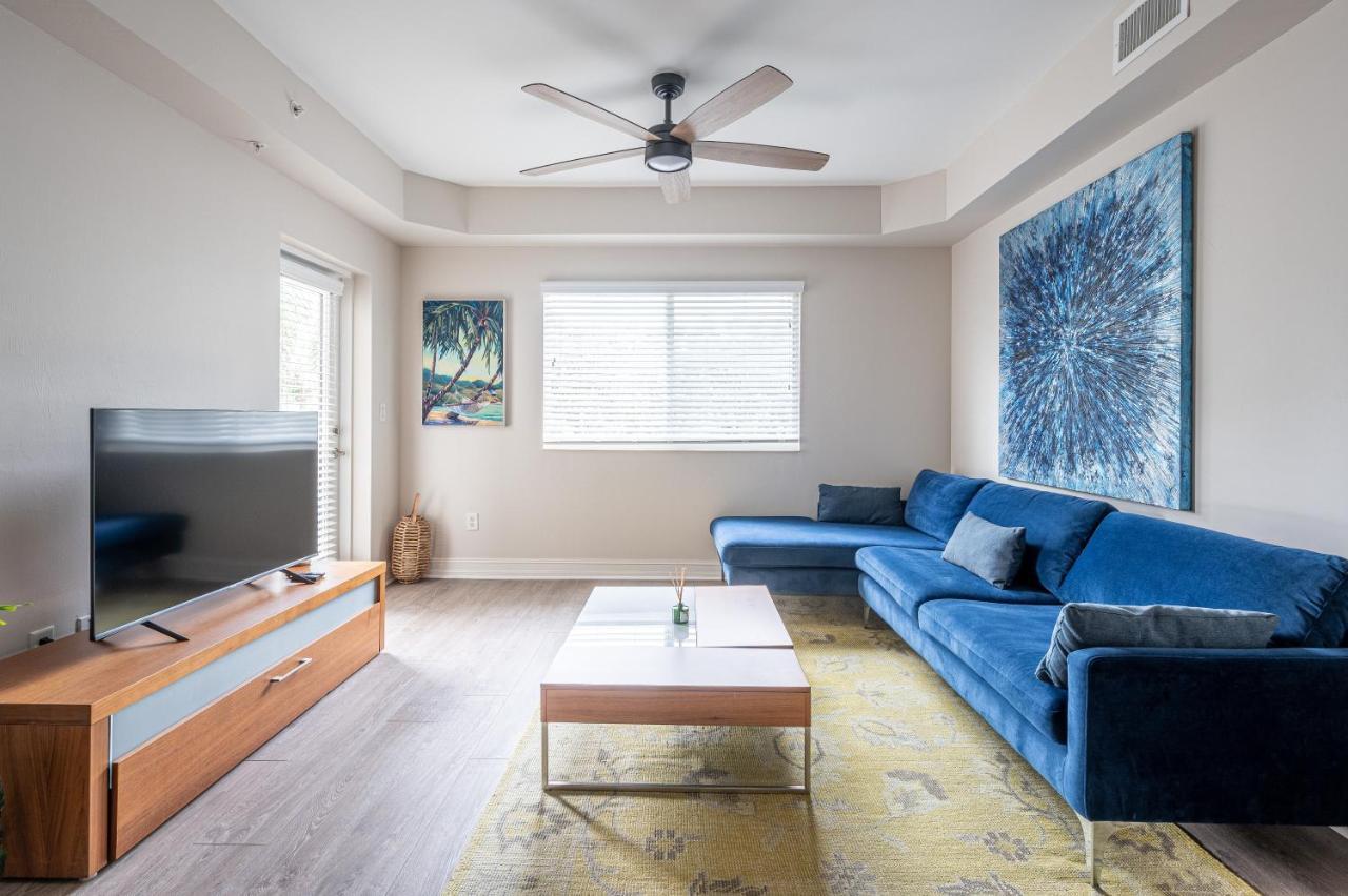 Apartment Updated Condo! Facing Heated Pool & Sunset!