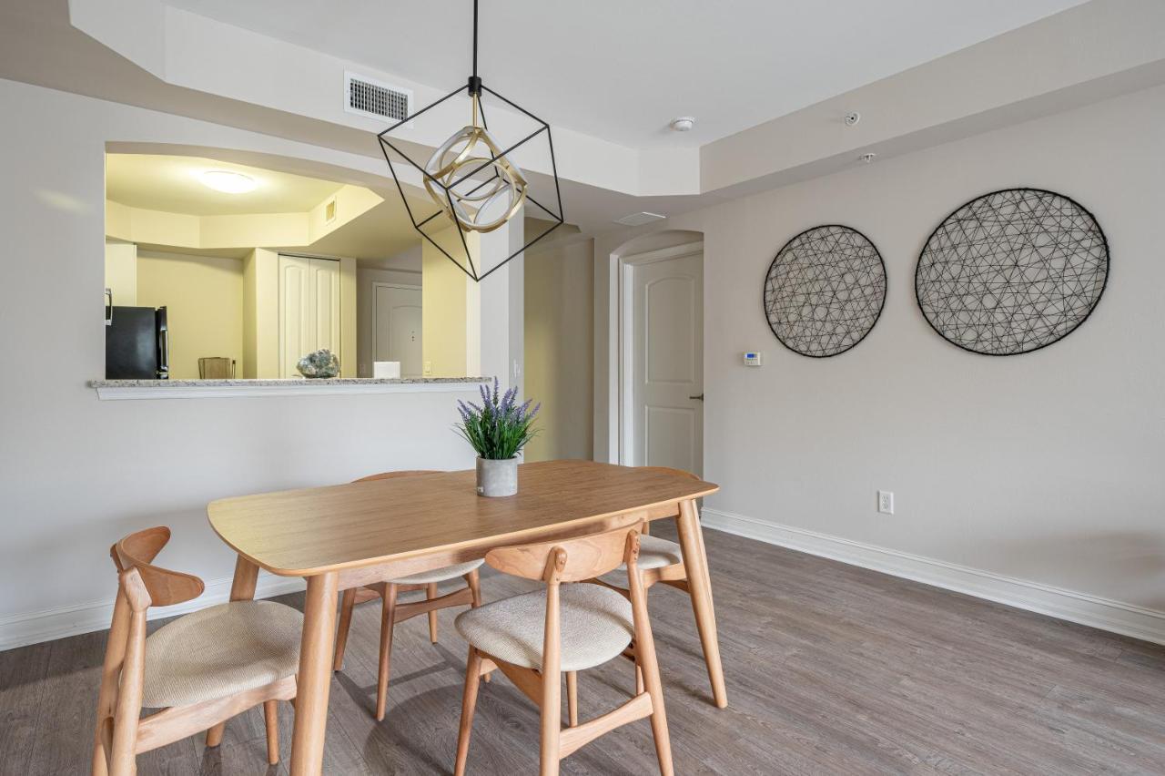 Updated Condo! Facing Heated Pool & Sunset! * Naples