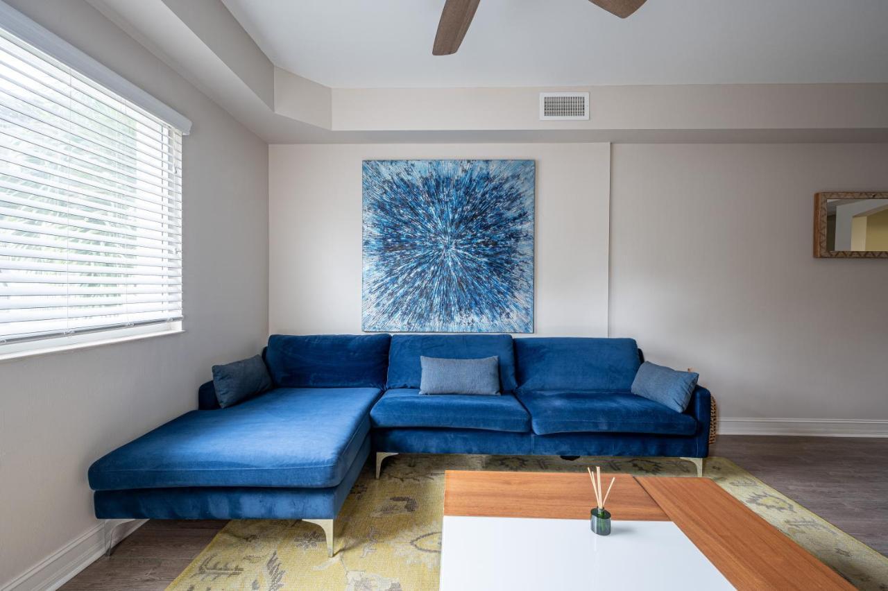 Apartment Updated Condo! Facing Heated Pool & Sunset!