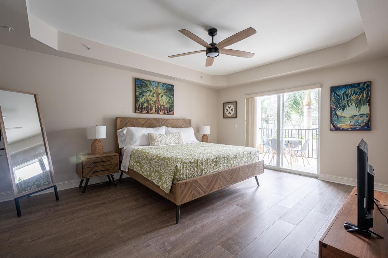 Apartment Updated Condo! Facing Heated Pool & Sunset! *