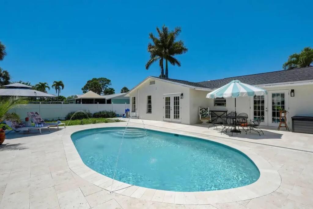Hidden Gem - Family Friendly Pool -welcome Holiday home Naples