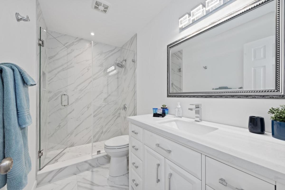 Close To Vanderbilt Home! * Naples