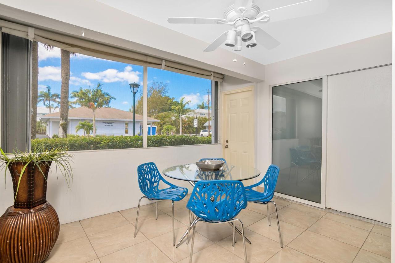 Downtown Starfish 807 Naples