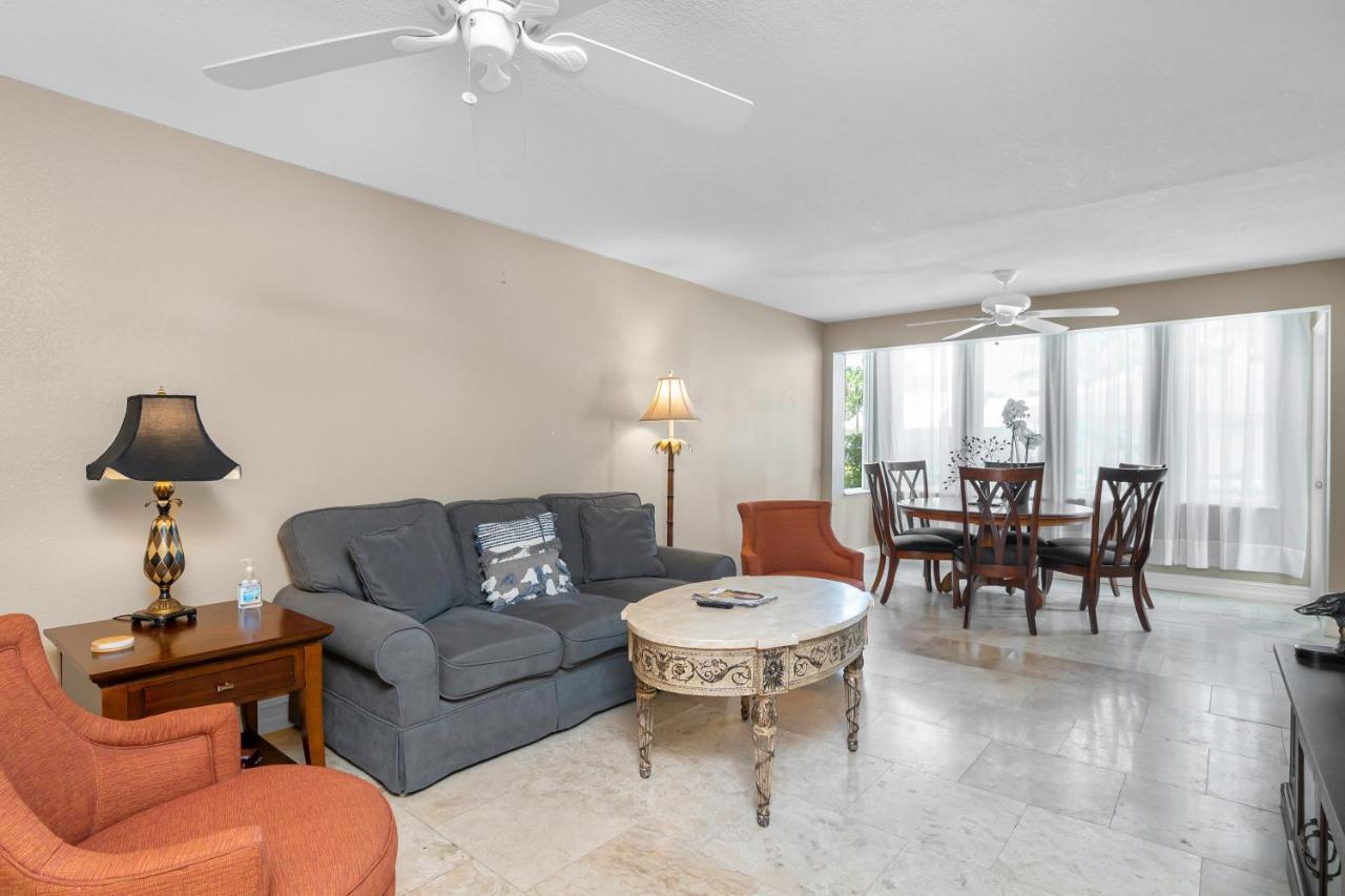 Tropical Oasis 809 Naples