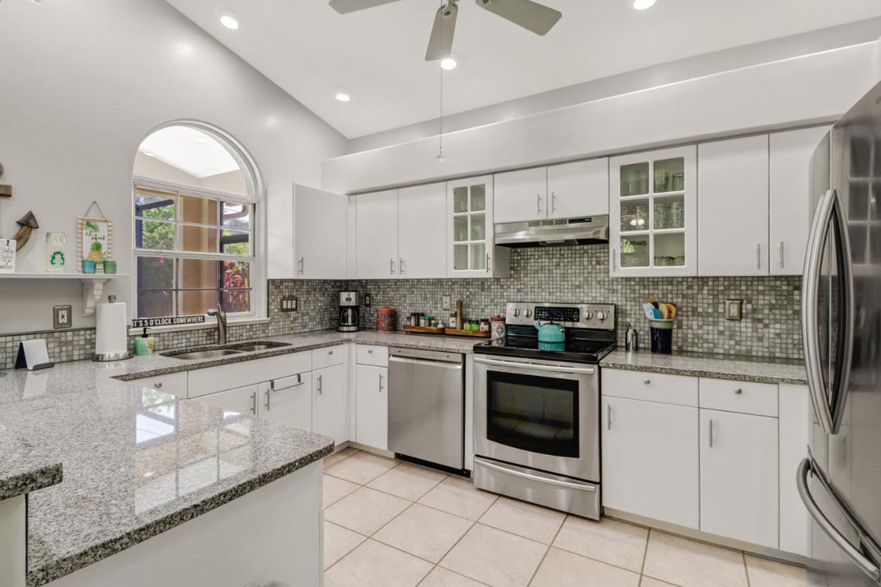 Holiday home Cozy House - 5 Minutes From Vanderbilt *