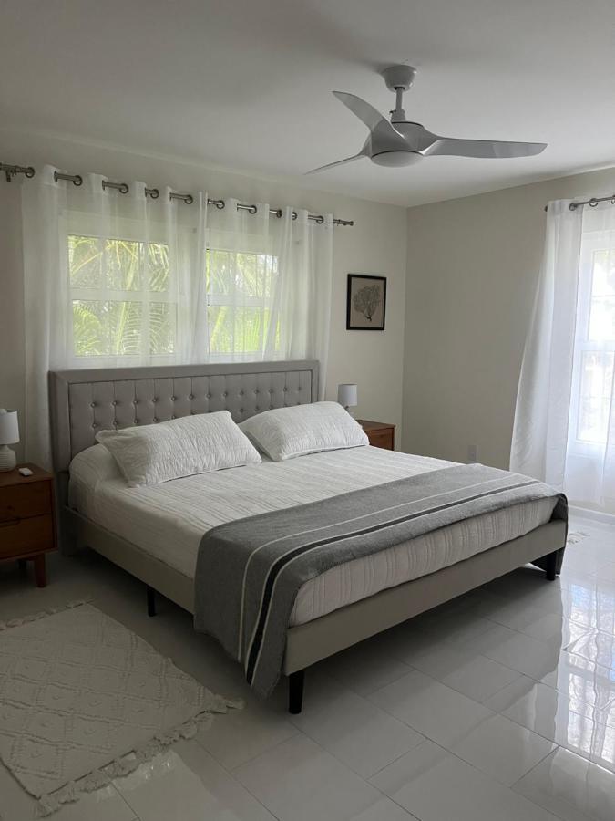 Great Location With View * Naples