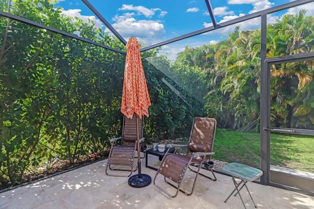 Pool Near Beaches And Downtown 5th Ave. Holiday home Naples