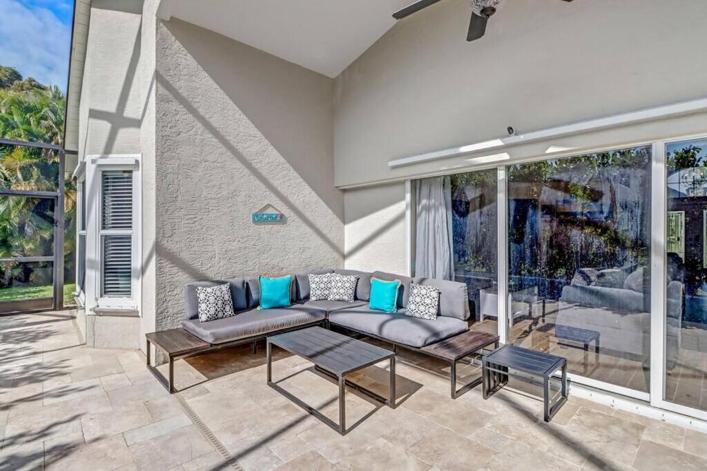 Holiday home Pool Near Beaches And Downtown 5th Ave. *
