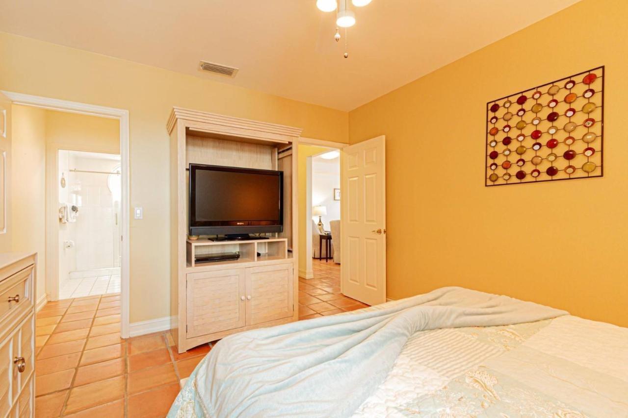 Sausalito Of Vanderbilt Holiday home Naples