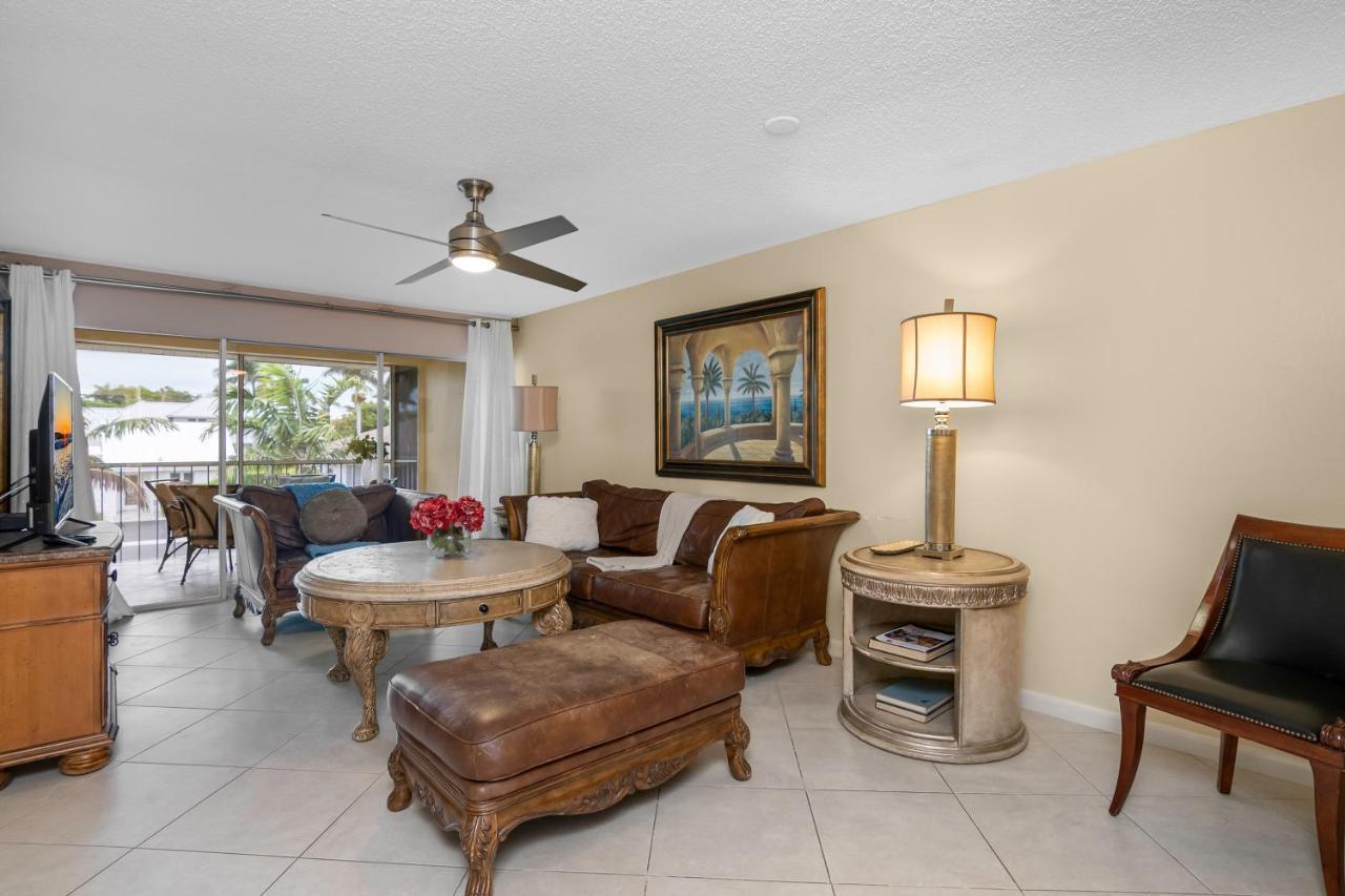 Aqua Breeze 811 Apartment