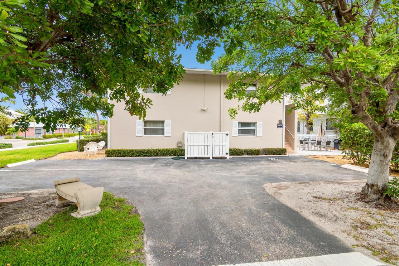 Aqua Breeze 811 Naples