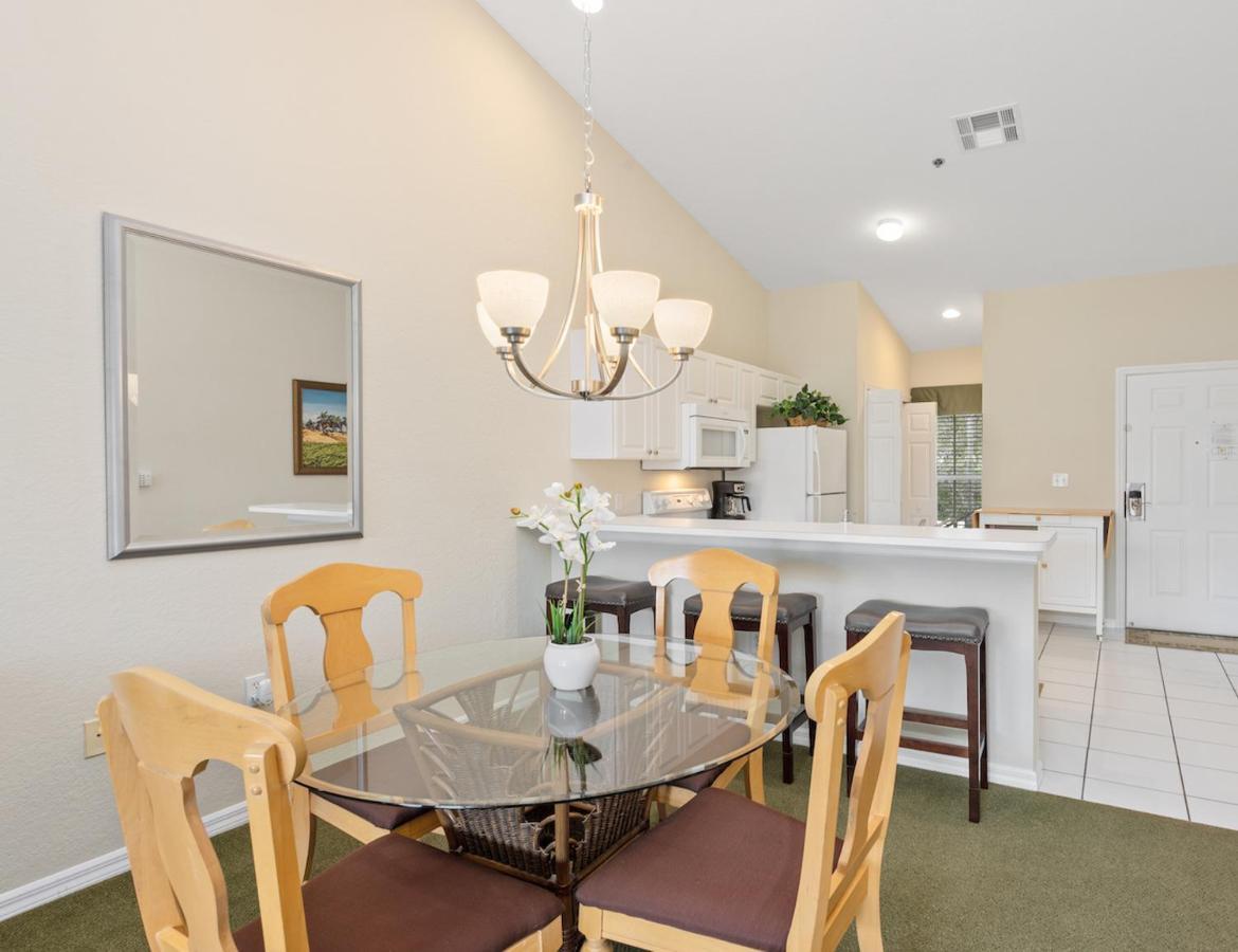 Lely Greenlinks Floor - On Golf Course, Minutes From Beaches, Downtown!