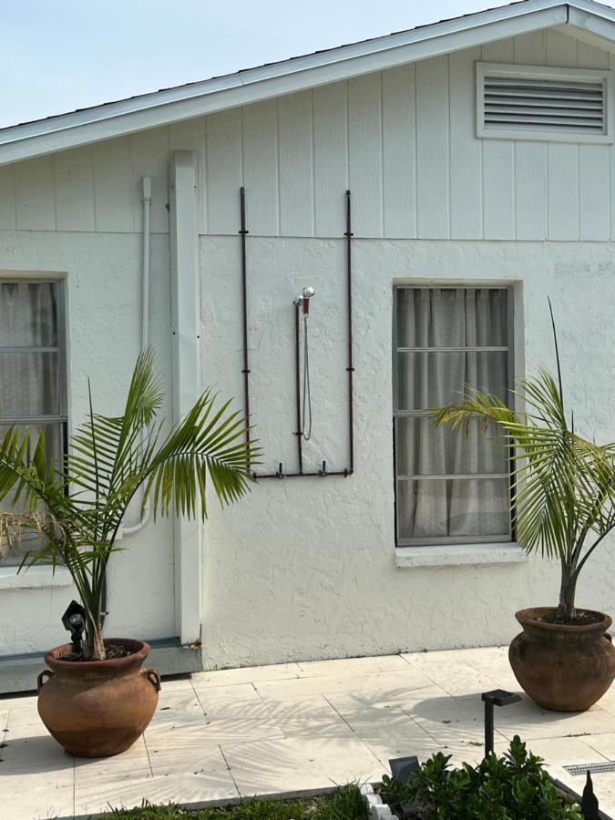 Hidden Gem - Family Friendly Pool -welcome Naples