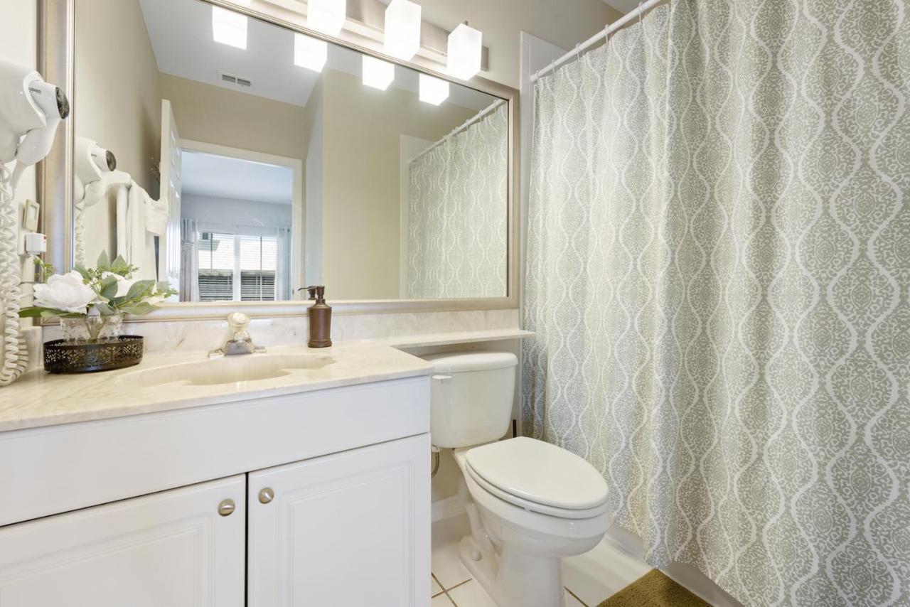 Lely Greenlinks Floor - On Golf Course, Minutes From Beaches, Downtown! Apartment *