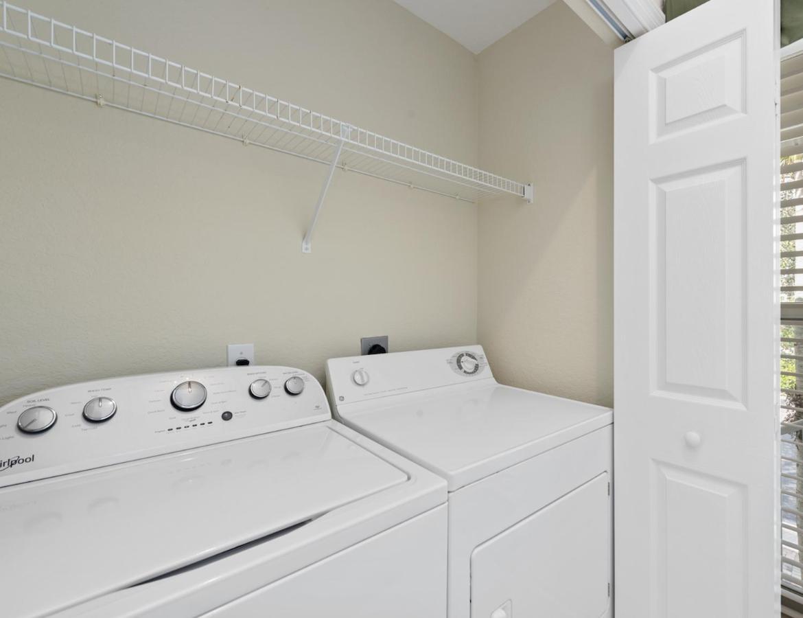 Lely Greenlinks Floor - On Golf Course, Minutes From Beaches, Downtown! * Naples