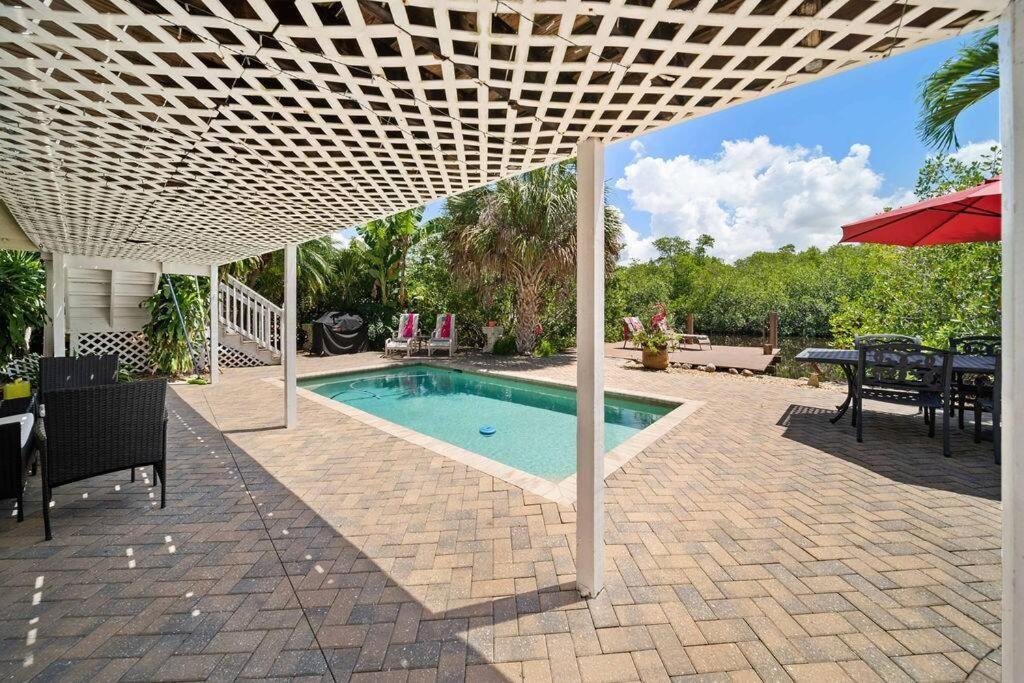 Holiday home 3 Bed 3 Bath Tropical Paradise Waterfront Pool House - On Canal - Direct Acces To Gulf Naples