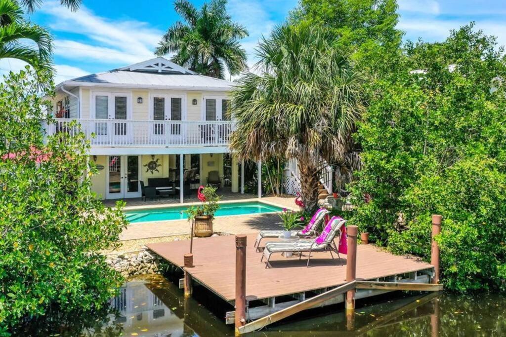 3 Bed 3 Bath Tropical Paradise Waterfront Pool House - On Canal - Direct Acces To Gulf Holiday home Naples