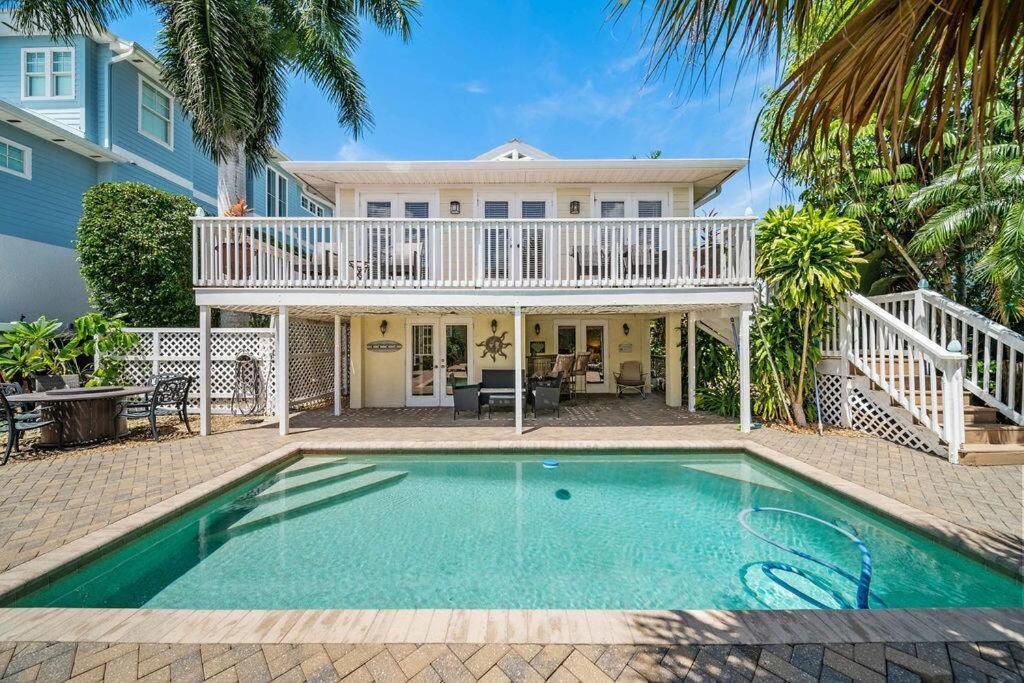3 Bed 3 Bath Tropical Paradise Waterfront Pool House - On Canal - Direct Acces To Gulf Holiday home *