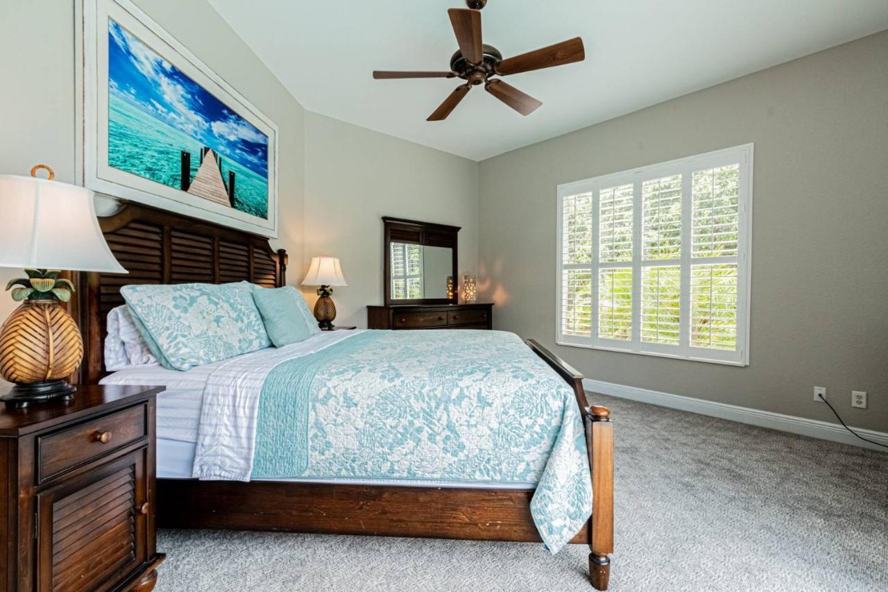 Briarwood 974 Tivoli Court * Naples