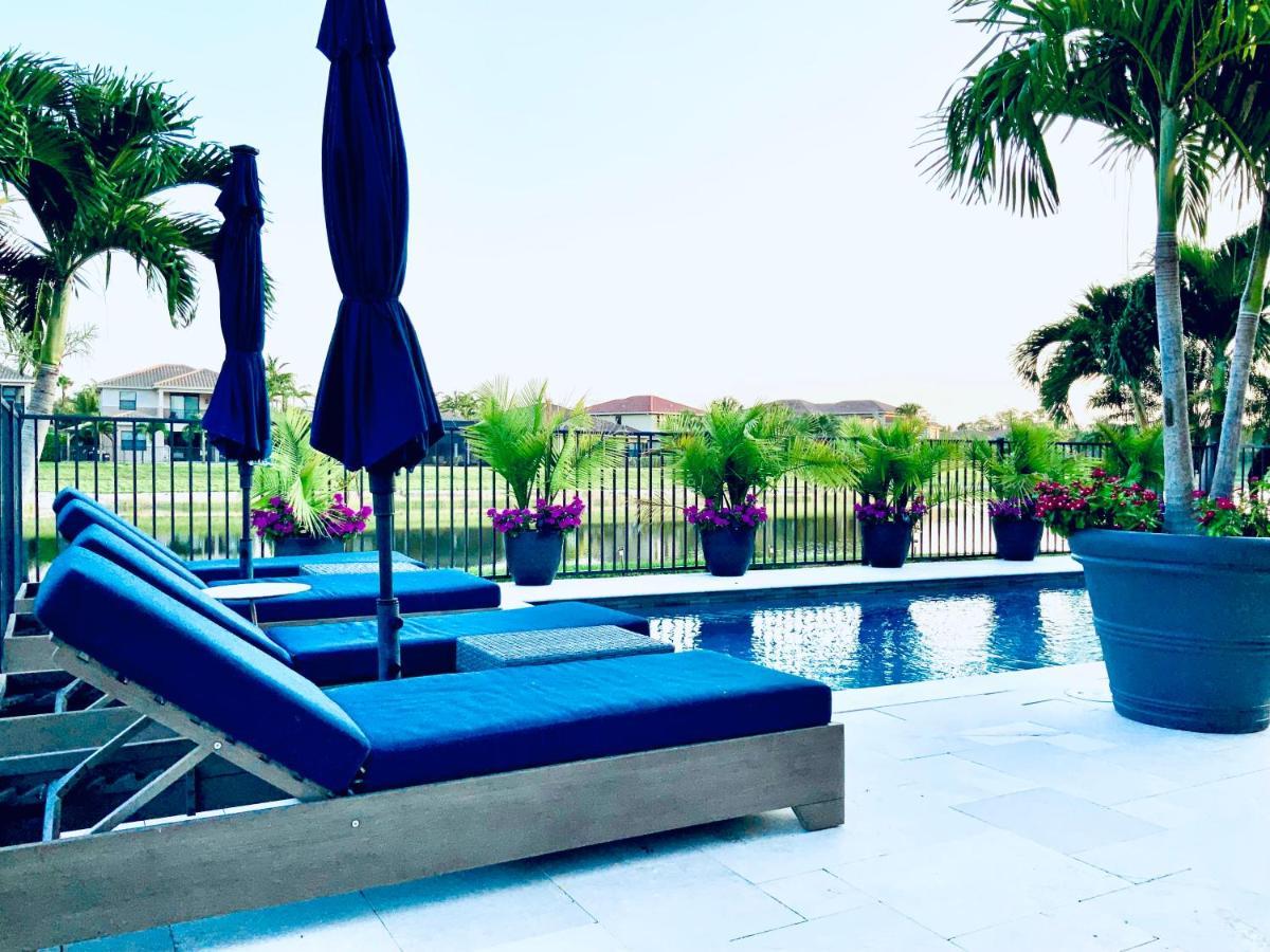 Luxury With Pool & *