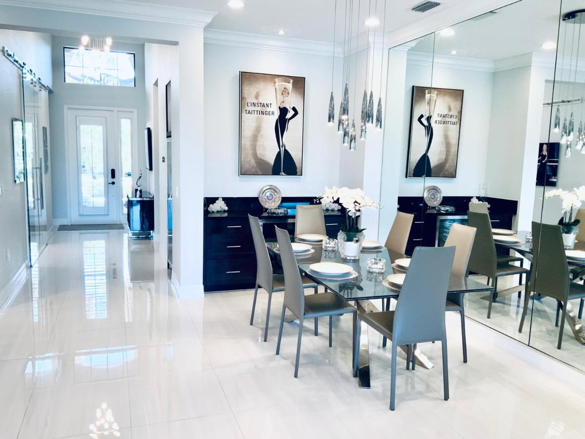 Luxury With Pool & Naples