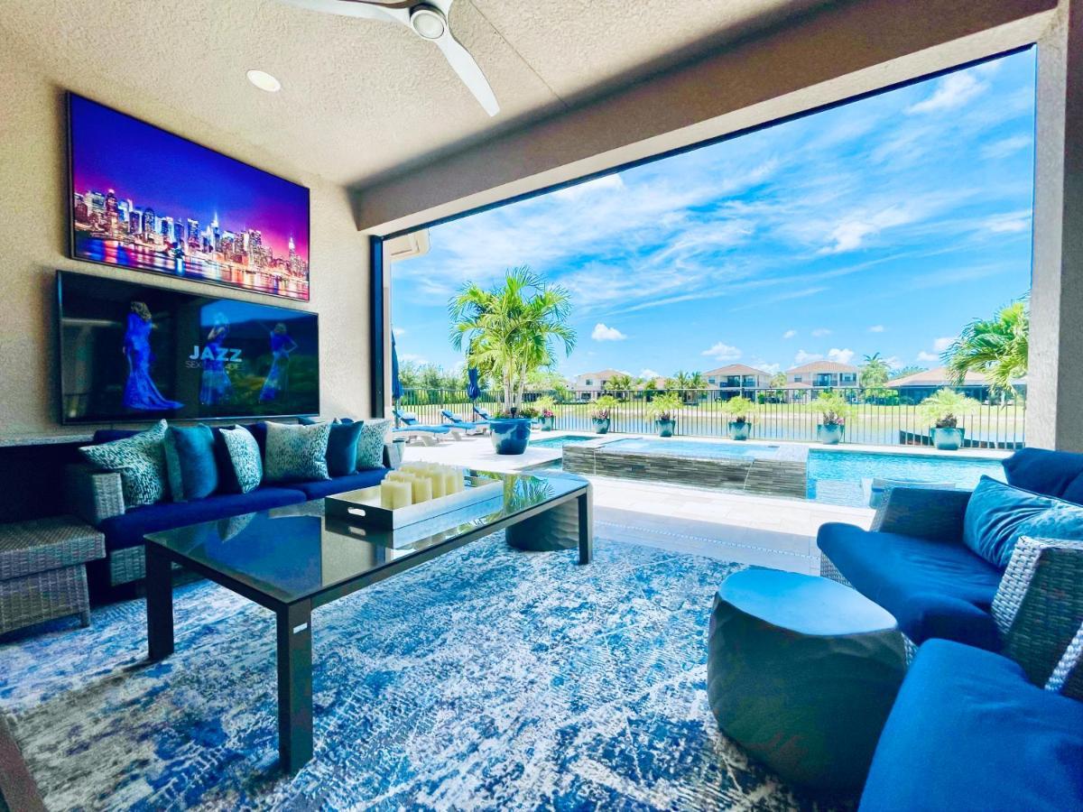 Holiday home Luxury With Pool & *