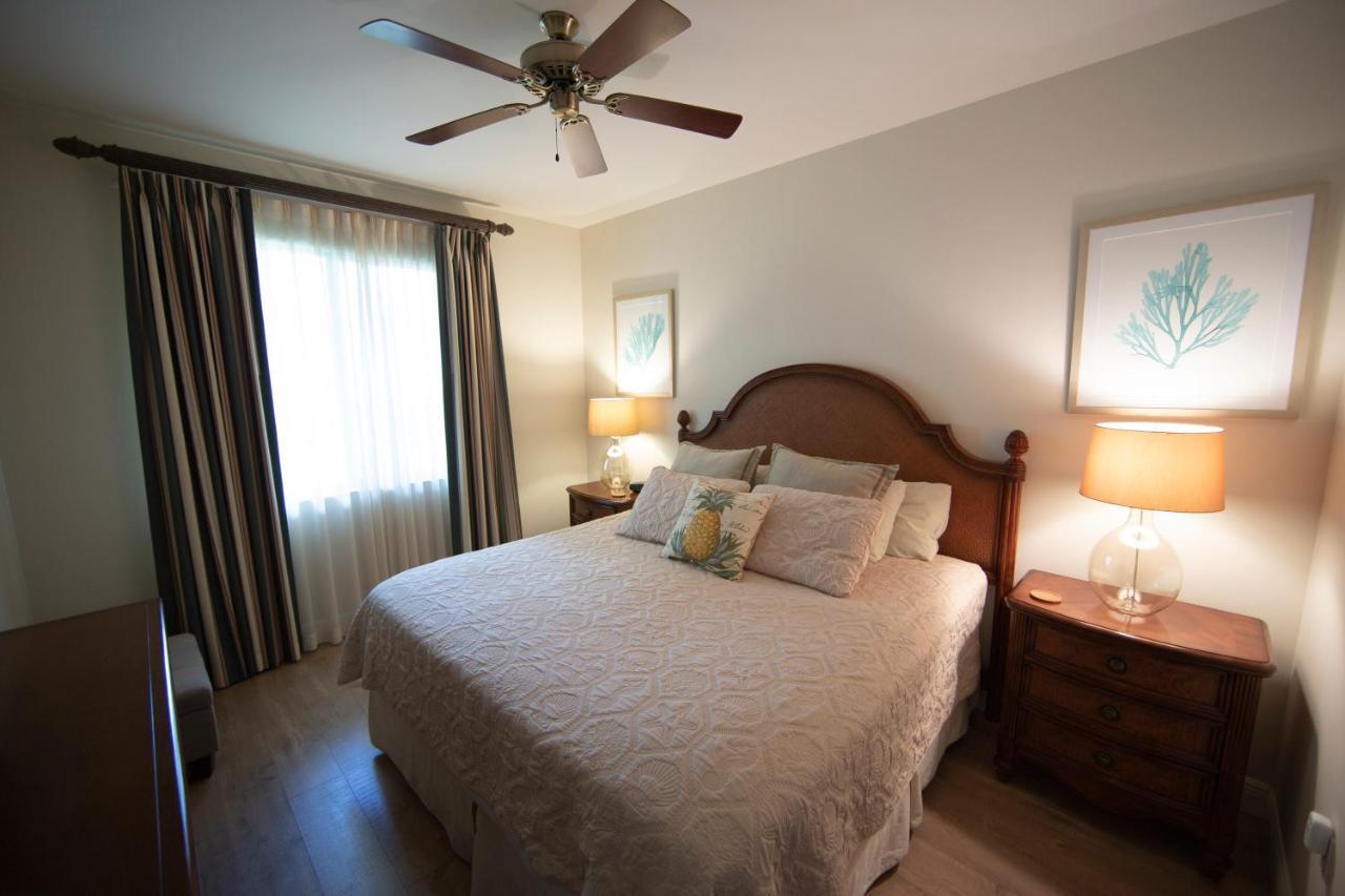 Apartment Bay With Fabulous Amenities, Near & Downtown! Naples