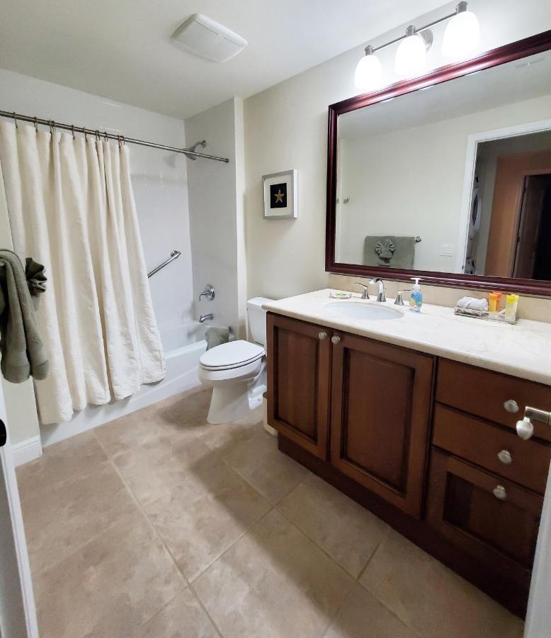 Bay With Fabulous Amenities, Near & Downtown! Naples