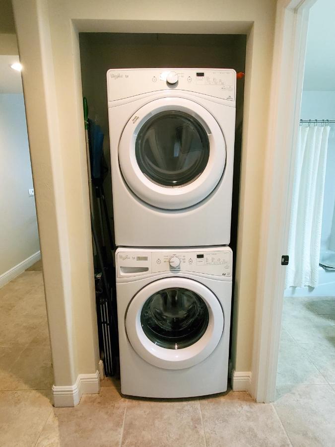 Bay With Fabulous Amenities, Near & Downtown! * Naples