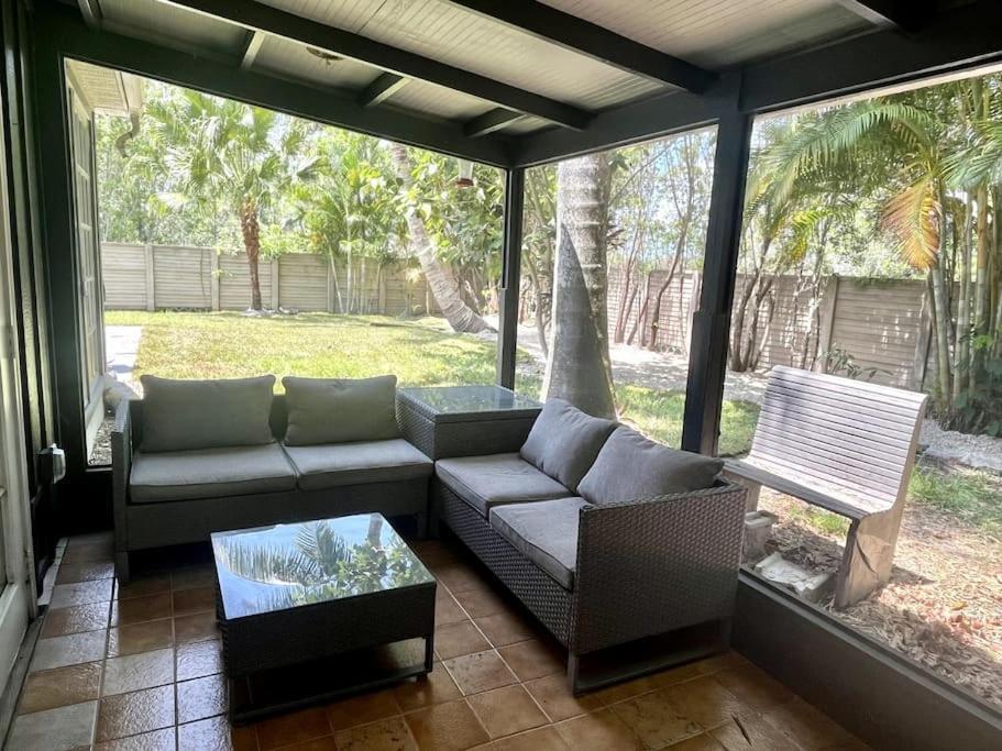 Botanical Garden And 4-bedroom House Naples