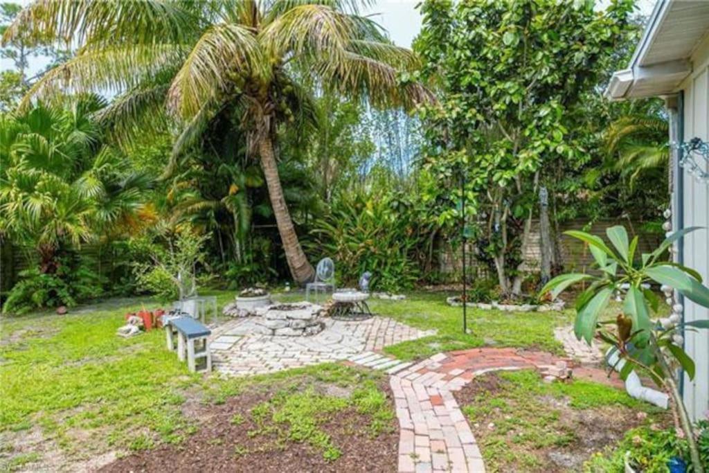 Botanical Garden And 4-bedroom House Naples